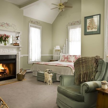 The Maple Leaf Inn Barnard Экстерьер фото
