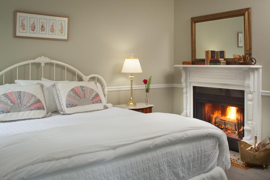 The Maple Leaf Inn Barnard Экстерьер фото