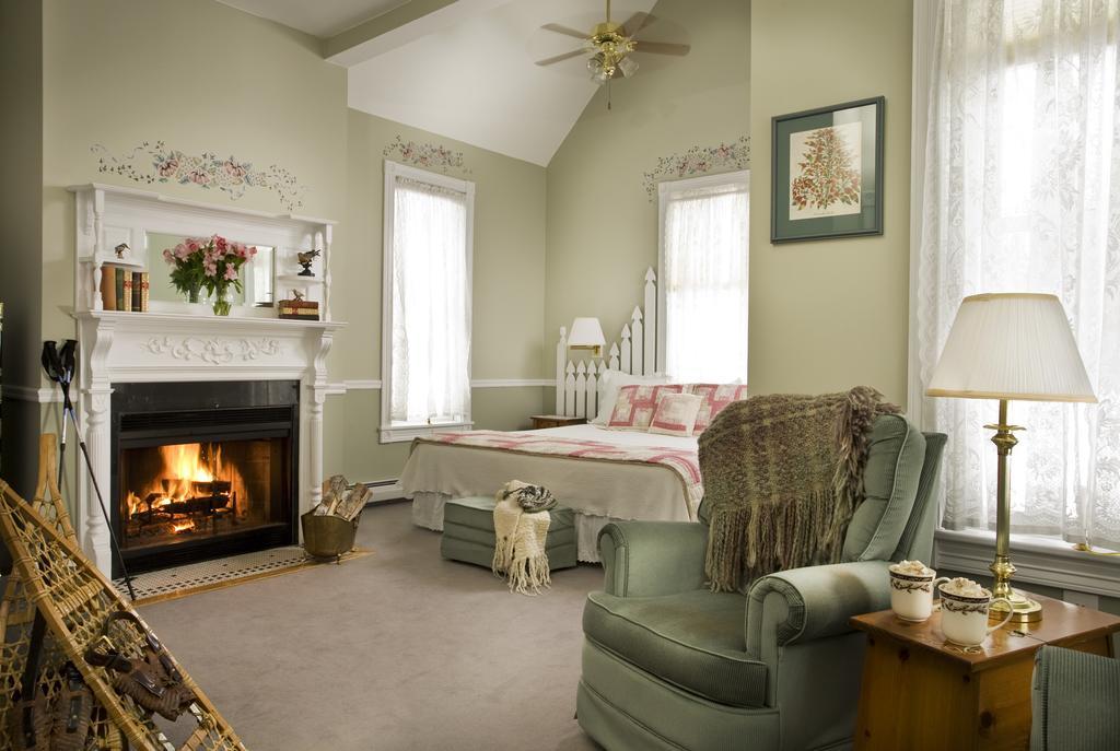 The Maple Leaf Inn Barnard Экстерьер фото
